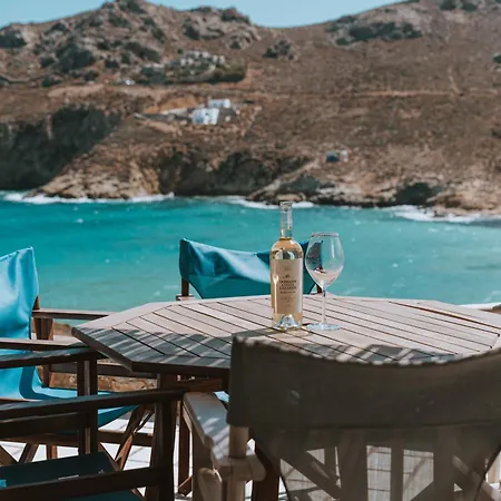 Ammos 1 Serifos Town